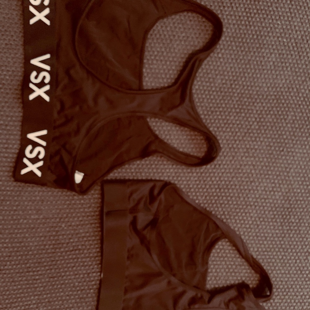 2 VS Sports bras Large